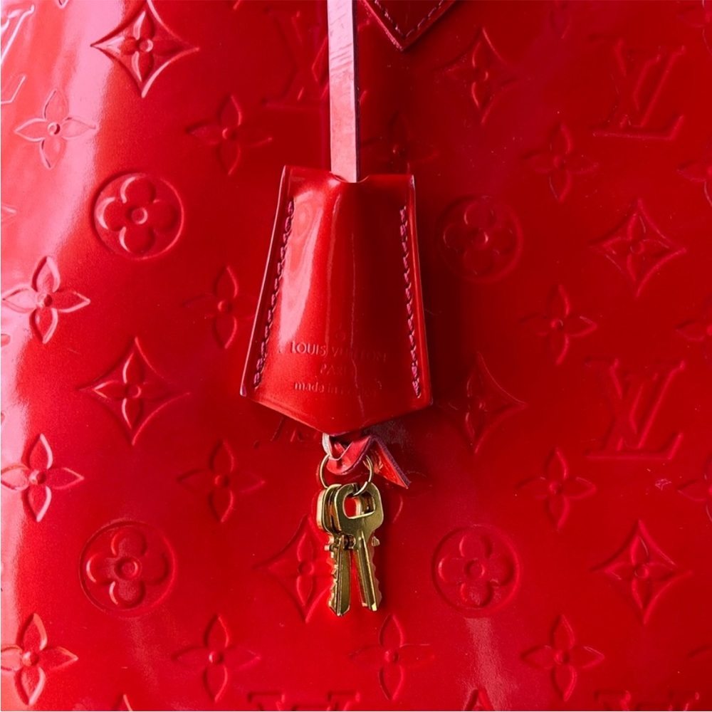 Authentic Louis Vuitton Alma Vernis GM - Picture 11 of 16